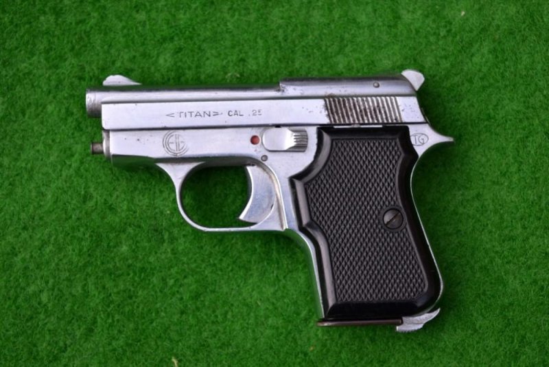 TANFOGLIO TITAN 6,35 Br. pistole samonabíjecí